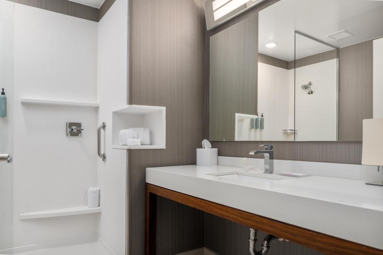 Courtyard By Marriott Houston Northeast Hotel Exterior foto